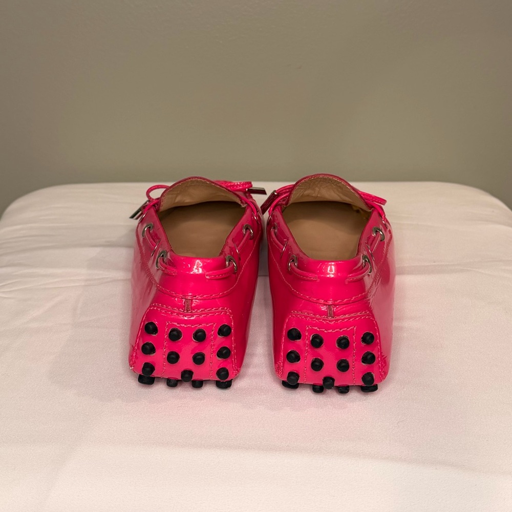 Tod’s Gommino Pink Patent Leather Driving Loafers – Size 36.5 - Picture 3 of 6